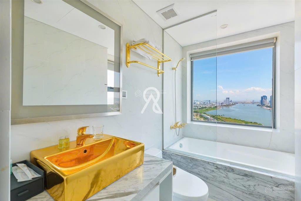 Chính chủ cần bán căn hộ view trực diện biển ở đà nẵng golden bay,y hình có hợp đồng sẵn cho thuê