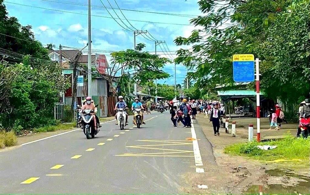 Hot mặt tiền tỉnh lộ 2 khu vực đông dân cư, kinh doanh thuận lợi sông cầu khánh vĩnh