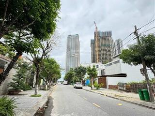 Bán cặp đất mai thúc lân sát biển.