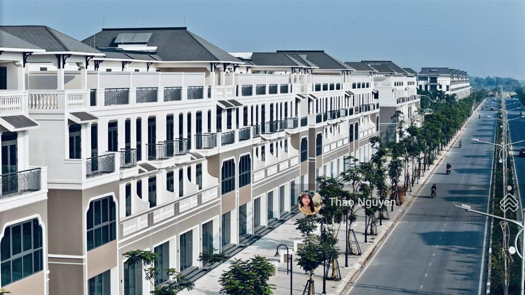 Chính chủ bán gấp nhà phố thương mại 110m2 thương lượng thiện chí, 0979 940 *** thảo nguyên