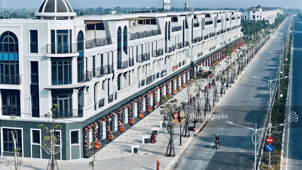 Chính chủ bán gấp nhà phố thương mại 110m2 thương lượng thiện chí, 0979 940 *** thảo nguyên