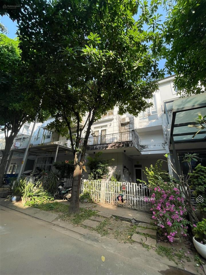 Chính chủ bán gấp căn nhà phố hoja villa chốt nhanh 14 tỷ 5 thương lượng khách thiện chí 0979 940 ***