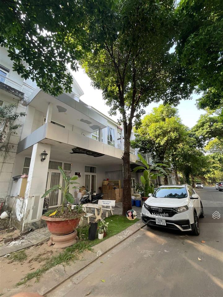 Chính chủ bán gấp căn nhà phố hoja villa chốt nhanh 14 tỷ 5 thương lượng khách thiện chí 0979 940 ***