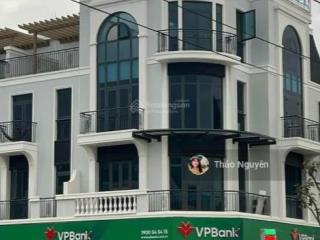 Chính chủ gửi bán chốt nhanh chỉ 10 tỷ nhận nhà ngay cho thuê có dòng tiền cửa ngõ vin 0979 940 ***