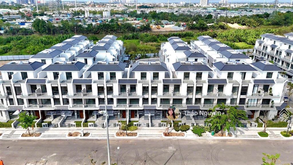Mua trực tiếp cđt ưu đãi lên đến 3,6 tỷ thanh toán trước 5 tỷ 6 nhận nhà đẹp gọi ngay 0979 940 ***