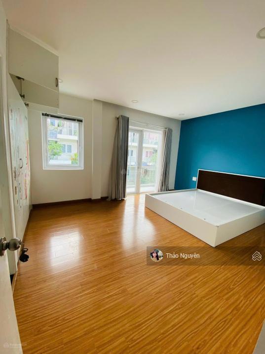 Chính chủ bán gấp nhà phố 106.2m2 view thoáng mát giá 13.5tỷ nội thất vali vào ở gọi 0979 940 ***