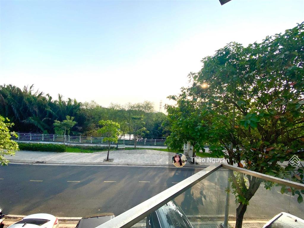 Chính chủ bán gấp nhà phố bìa view sông 16.990tỷ thoáng 140m2 sổ hồng  0979 940 ***