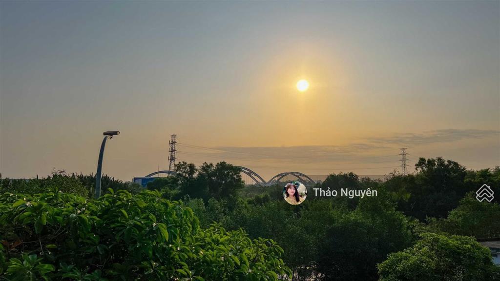 Chính chủ bán gấp nhà phố bìa view sông 16.990tỷ thoáng 140m2 sổ hồng  0979 940 ***