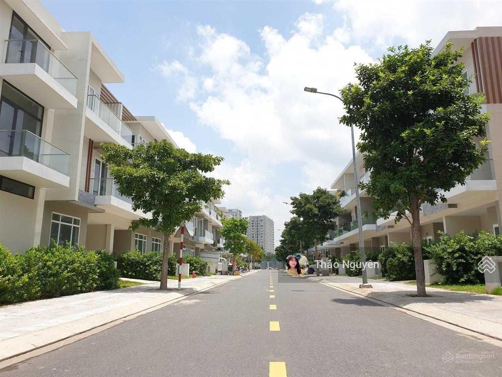 Bán gấp nhà phố thô chốt nhanh trong tuần, 7x20m giá 16.x tỷ thô 0979 940 *** thảo nguyên