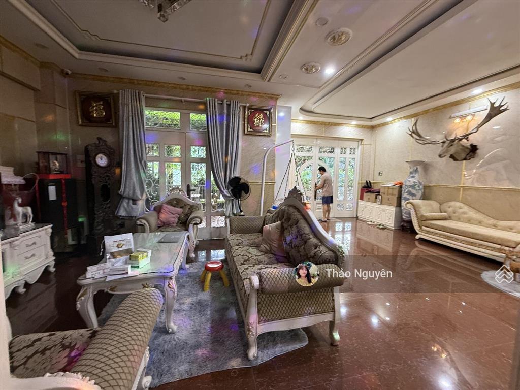 Chính chủ bán gấp biệt thự liền kề 144m2 chỉ 1x tỷ bàn giao full nội thất đẹp cao cấp 0979 940 ***