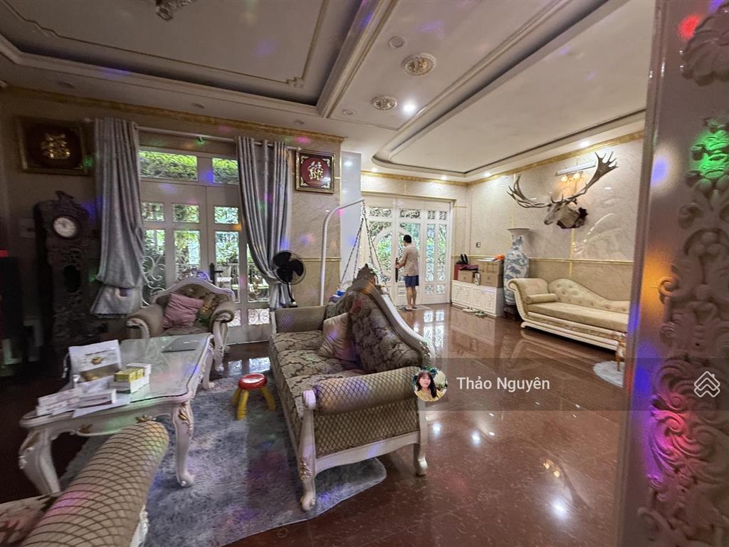 Chính chủ bán gấp biệt thự liền kề 144m2 chỉ 1x tỷ bàn giao full nội thất đẹp cao cấp 0979 940 ***