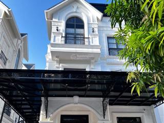 Cho thuê biệt thự. dt 150m2, 4 tầng, mt 8,3m. giá 18 triệu/ tháng