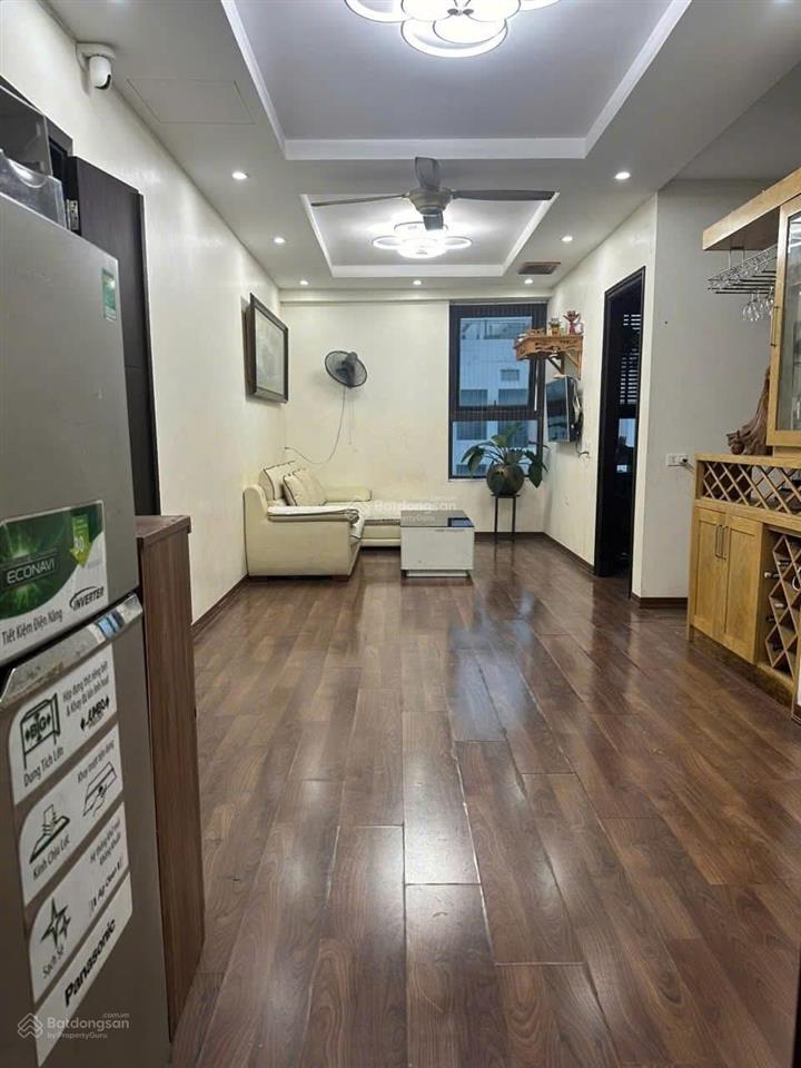 Cần bán nhanh căn 2 ngủ 1 vệ sinh valencia garden việt hưng. 61m2. giá 4,5 tỷ.  0981 716 ***