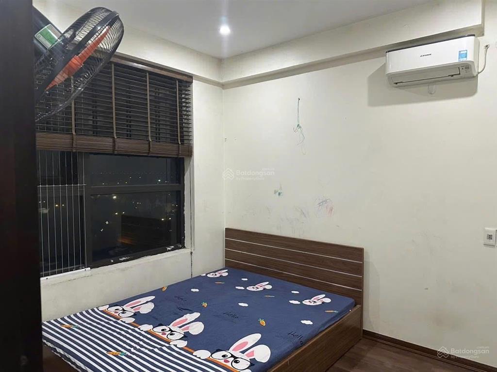 Cần bán nhanh căn 2 ngủ 1 vệ sinh valencia garden việt hưng. 61m2. giá 4,5 tỷ.  0981 716 ***