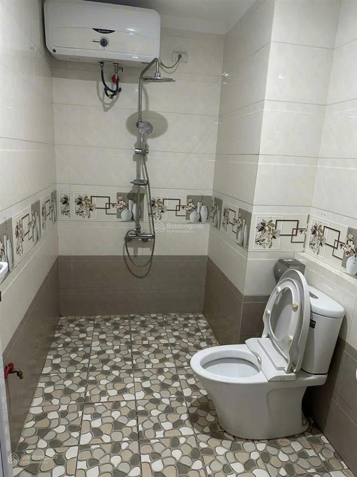 Cần bán nhanh căn 2 ngủ 1 vệ sinh valencia garden việt hưng. 61m2. giá 4,5 tỷ.  0981 716 ***