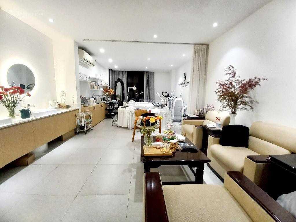Bán nhà phân lô đỗ quang. dt 50 m² x 5 tầng, mt 4 m, ô tô tránh, kd tốt, khu vip. giá 21 tỷ
