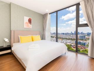 Cho thuê 3 phòng ngủ, 2wc, 95m2, full nội thất. eco green, view pháo hoa. giá 22 triệu/tháng