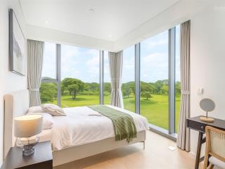 Bán căn hộ 3 phòng ngủ, 2wc, 94,1m2, eco green quận 7. full nội thất. sổ hồng sẵn.  0888 887 ***