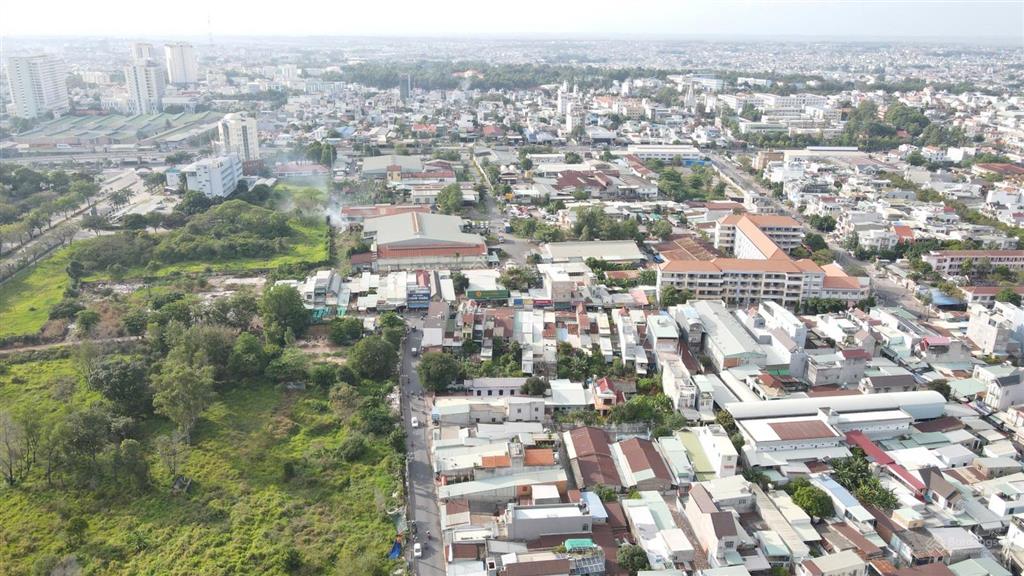 Siêu hiếm có góc 3 mặt tiền phường long bình, biên hòa, đồng nai, 6600m2 sẵn 200 thổ cư. sổ sẵn