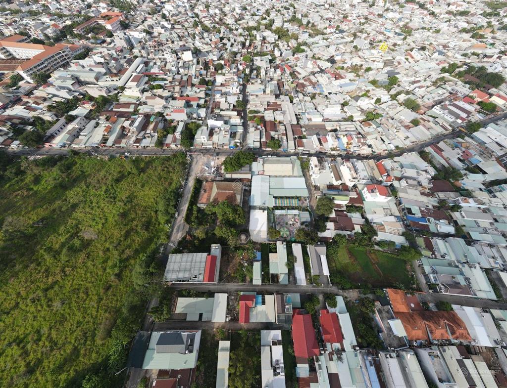 Siêu hiếm có góc 3 mặt tiền phường long bình, biên hòa, đồng nai, 6600m2 sẵn 200 thổ cư. sổ sẵn