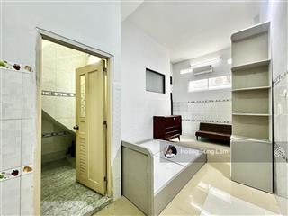 Ban công cửa sổ full nội thất, trung tâm tiện di chuyển