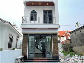 Chính chủ bán nhà 3 tầng xây mới độc lập hiện đại gần bờ hồ rế