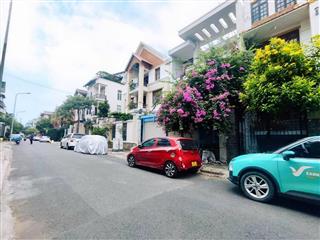 Xuất ngoại nên chủ bán gấp nhà ngay chợ bà chiểu  đường 8m  dt 6.5x27m  2 tầng  khu vực xây cao