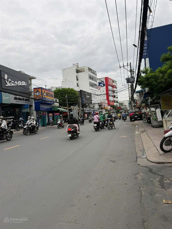 Nhà lê quang định, p.11, bình thạnh. cách lqđ 20m, hẻm 1/ . dt 4m x 20m trệt 3 lầu, giá 14ty tl