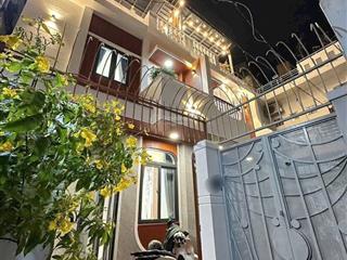 Cặp siêu phẩm mặt tiền thụt ngô đức kế, p. bình thạnh dt 4,5mx11m, 50m2, nhà 3 tầng full nội thất