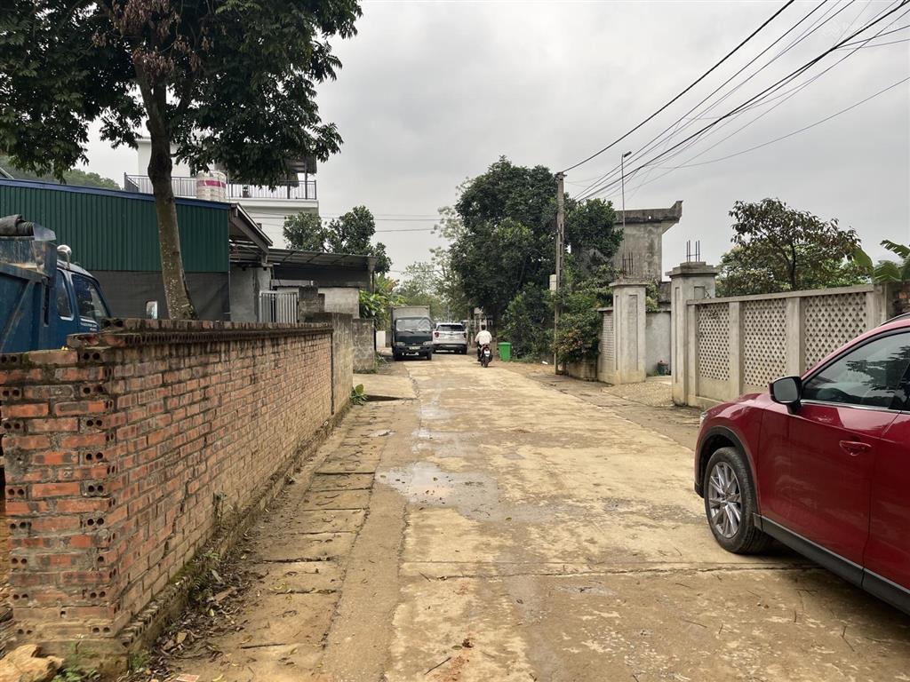 Chính chủ gửi bán lô đất mặt trục chính thôn đồng chằm xã đông xuân quốc oai hà nội