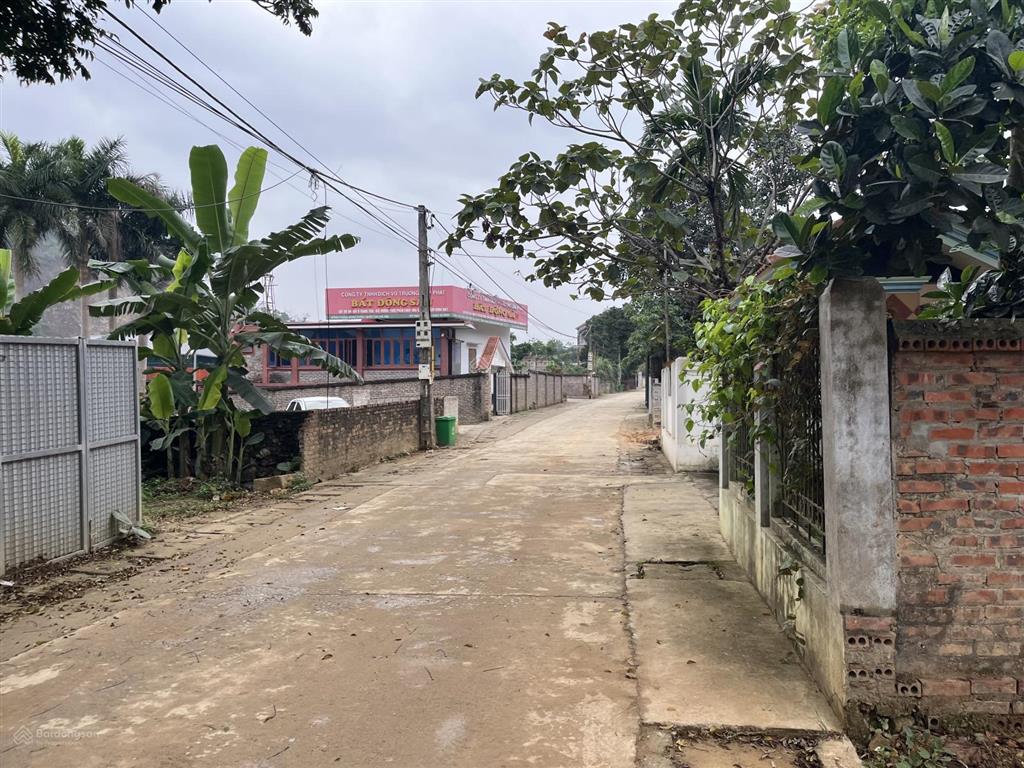 Chính chủ gửi bán lô đất mặt trục chính thôn đồng chằm xã đông xuân quốc oai hà nội