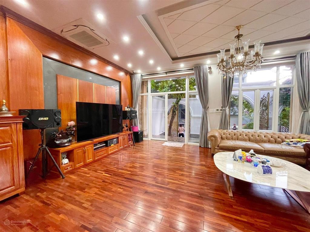 Bán biệt thự đẹp hồ bơi sân vườn khu bên sông phường hiệp bình chánh tp thủ đức