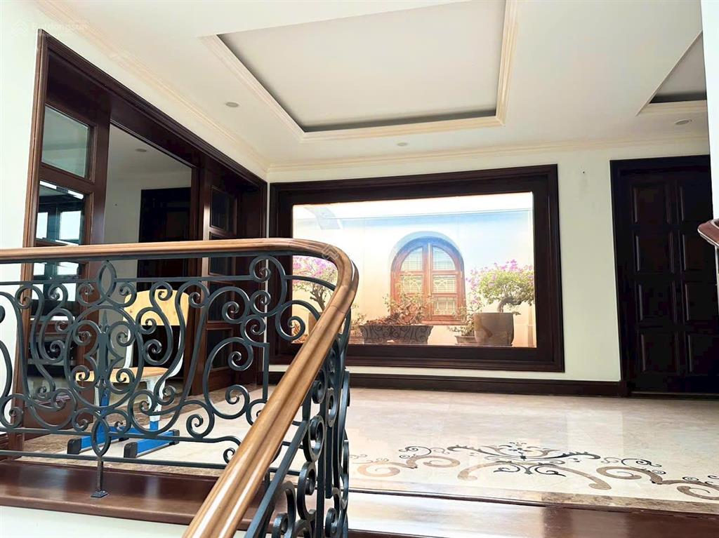 Bán biệt thự đẹp góc 2 mặt tiền đường khu bên sông phường hiệp bình chánh tp thủ đức
