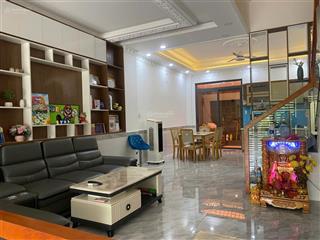 Nhà phố kdc đào sư tích sau lưng là công viên chỉ nhỉnh 9 tỷ