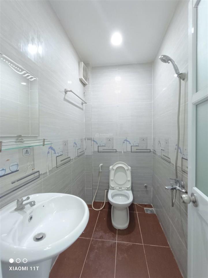 Bán nhà 1trêt 1lầu đường sô 10hiệp bình phước.