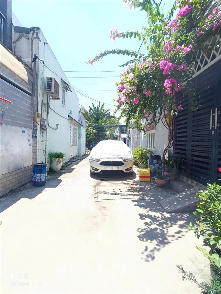 Bán nhà 1trêt 1lầu đường sô 10hiệp bình phước.
