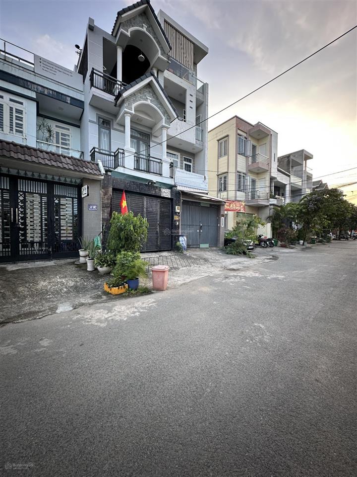Bán nhà mặt tiền hẻm 12  đường số 8  hiệp bình phước  thủ đức, diện tích 81m2(4x20m) giá 9,5ty
