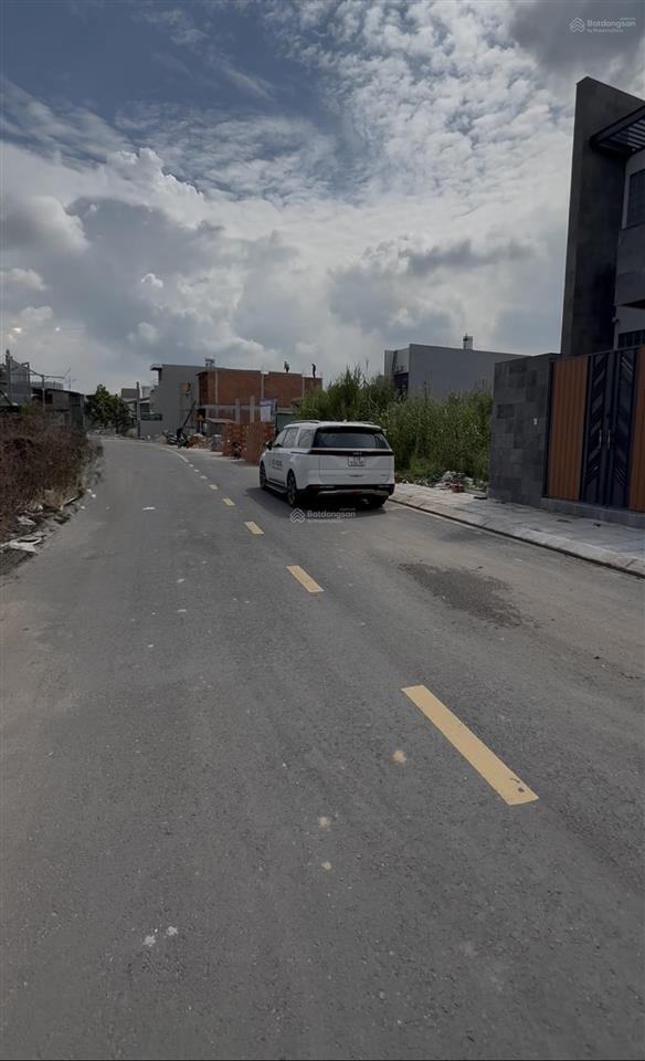 Bán đất ngay đường bờ bao sông sài gòn,dt 1000m2giá bán 28tỷ 0389 979 ***