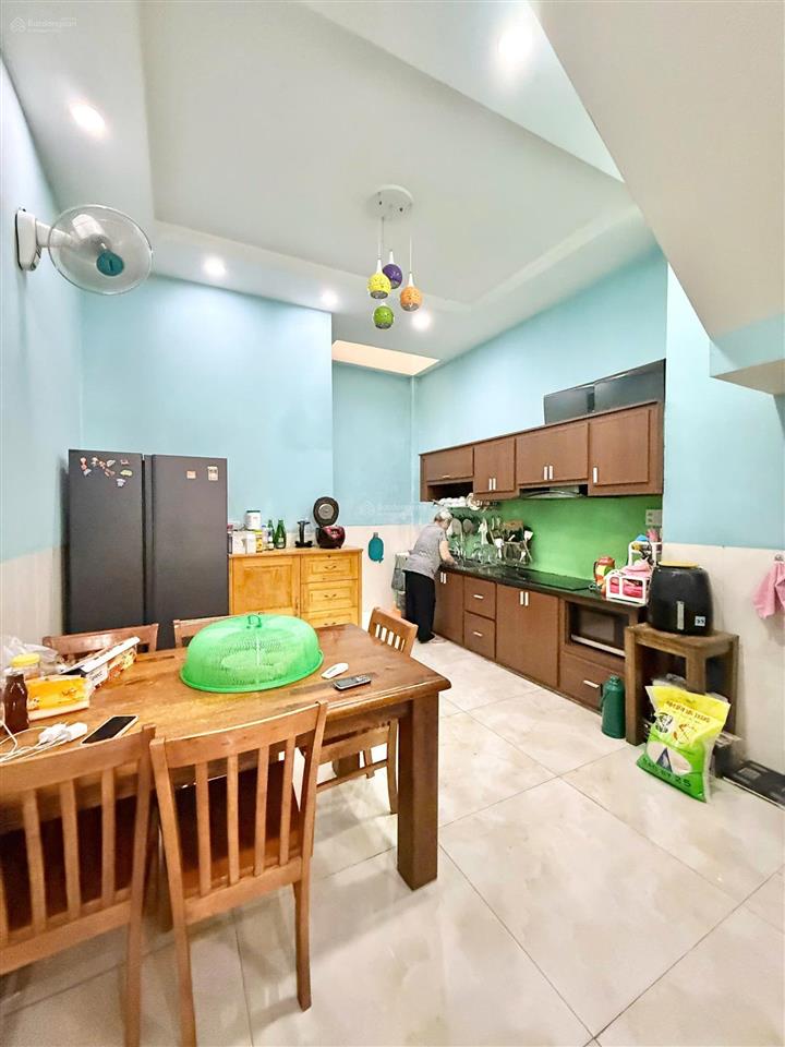 Bán nhà 1trêt 2lầu ngay quốc lộ 13hiệp bình phướcthủ đức.giá 6,8tỷ. 0389 979 ***