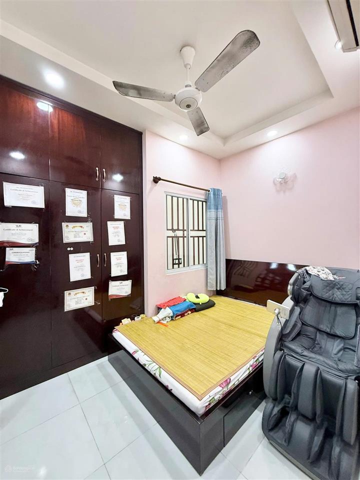 Bán nhà 1trêt 2lầu ngay quốc lộ 13hiệp bình phướcthủ đức.giá 6,8tỷ. 0389 979 ***