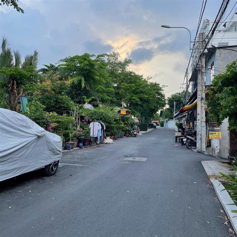 Bán đất 122m2 ngay quốc lộ 13  hiệp bình phước  thủ đức  giá 60tr/m2