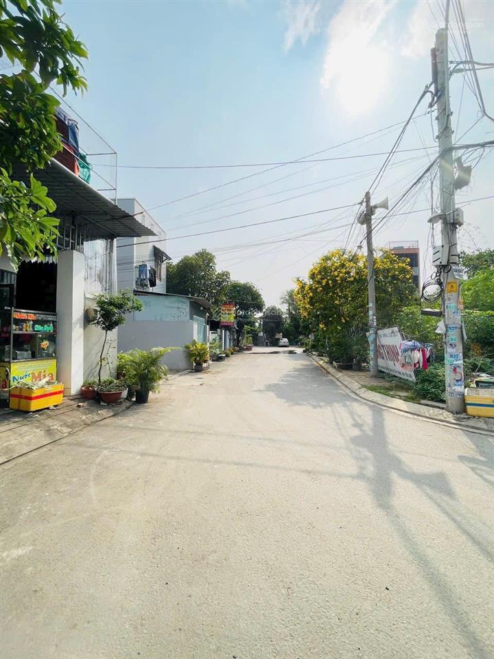 Bán nền góc 2 mặt tiền ngay cạnh chợ long trường 5,3 tỷ/95,3m2