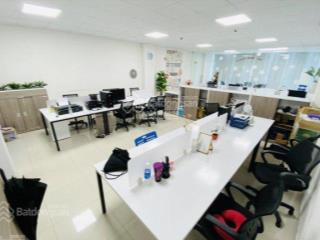 Chính chủ cho thuê văn phòng 100m2, 200m2 mặt phố duy tân  trần thái tông. diện tích đa dạng