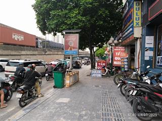 Hai mặt phố, vỉa hè, lô góc  mặt tiền khủng  diện tích sử dụng/khai thác 215m2