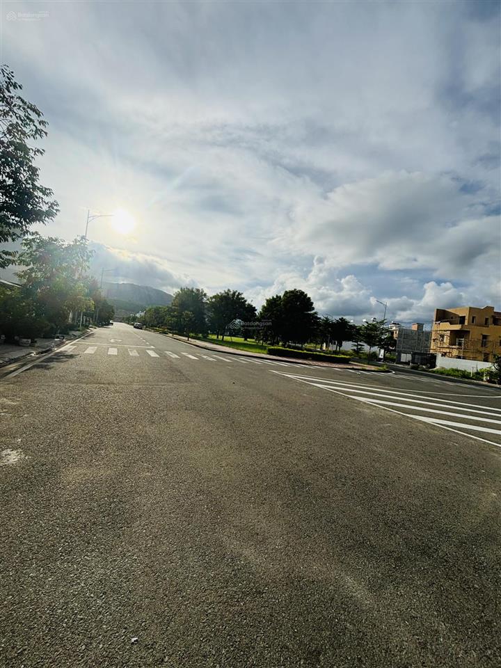 Bán lô đất nền biệt thự view công viên lớn siêu hiếm gói 3 kđt mỹ gia, hướng nam đường 18m