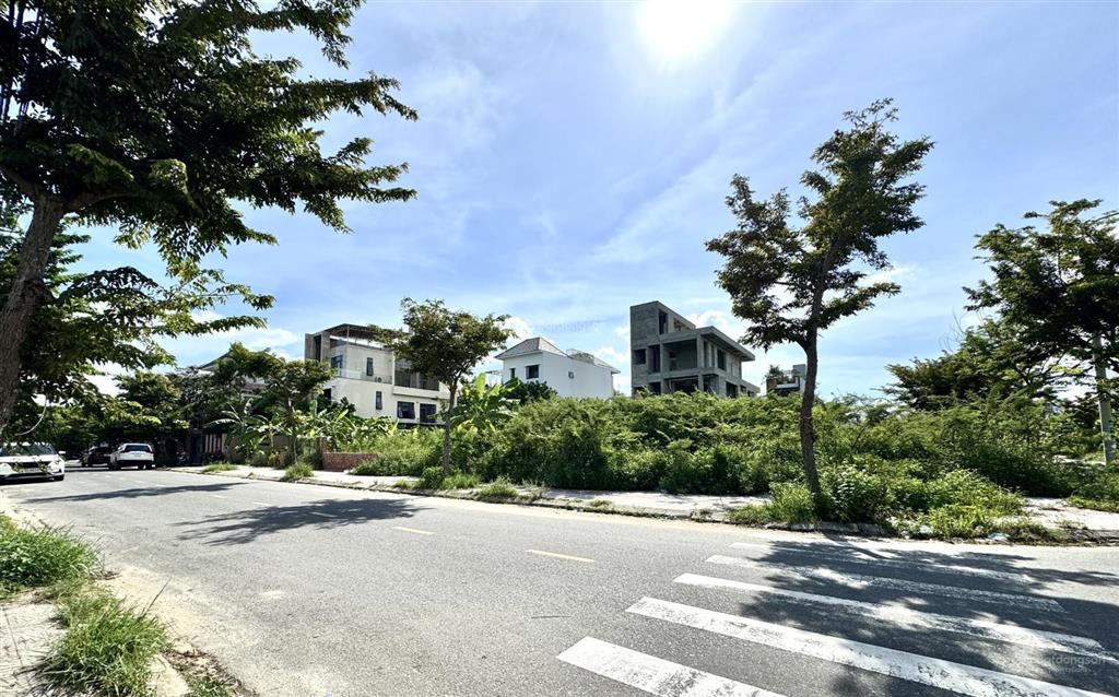 Góc bt 594m2 đường nguyễn đình thi x lê hồng sơn  khu đảo vip hoà xuân