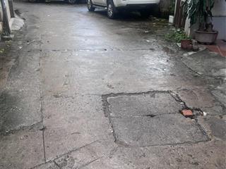 Bán nhà vị trí đẹp bằng b dt 35m2 ô tô đỗ cửa  xem nhà và gặp trực tiếp chủ nhà làm việc.