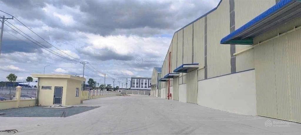 Cho thuê kho xưởng 15000m2, 35.000m2. trong khu công nghiệp bình phước. giá 75.678,4đ/ m2/tháng