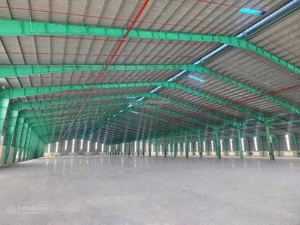 Cho thuê kho xưởng 15000m2, 35.000m2. trong khu công nghiệp bình phước. giá 75.678,4đ/ m2/tháng