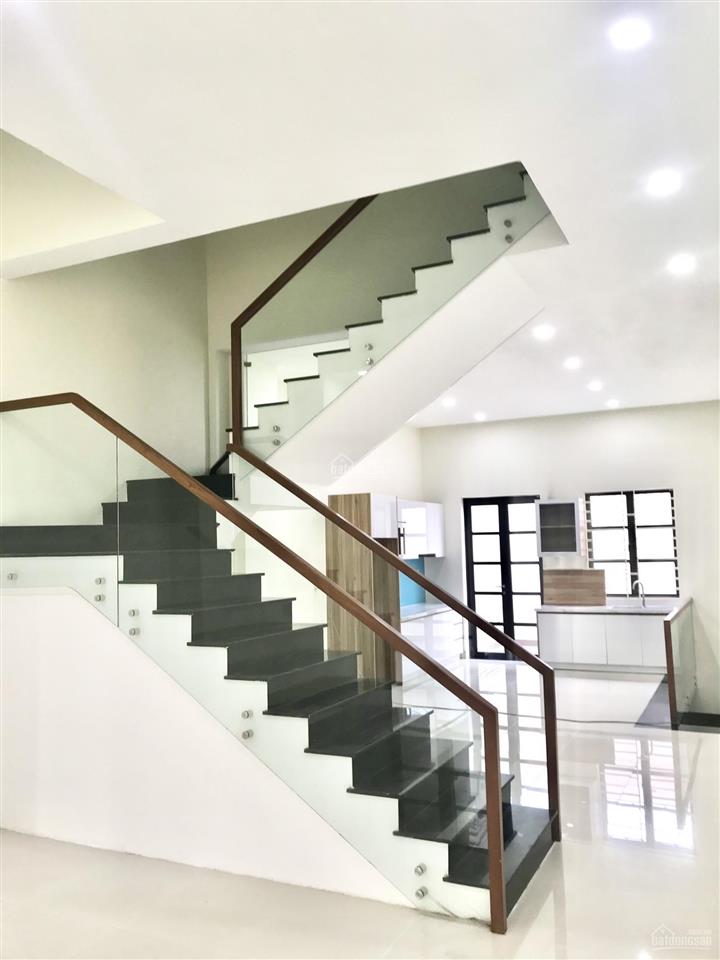 Cho thuê nguyên căn cityland park hills 40tr/tháng